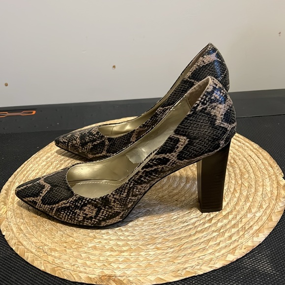 Nygard Collection Animal Print Pointy Toe Block Heel Pump Heel Size 10 - Picture 10 of 15